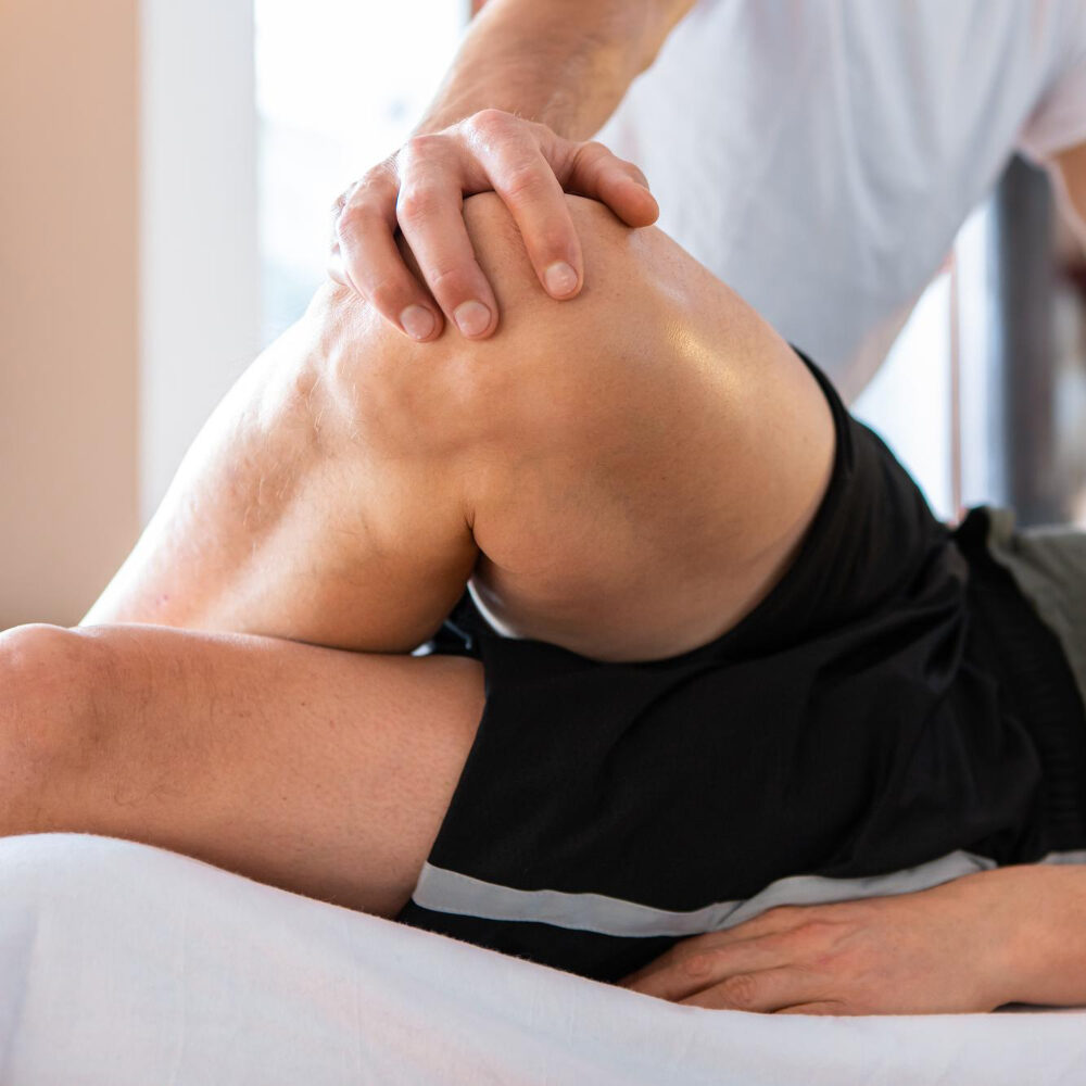 MANUAL STRETCH THERAPYEnhance range of motion while minimizing the risk of injury.​